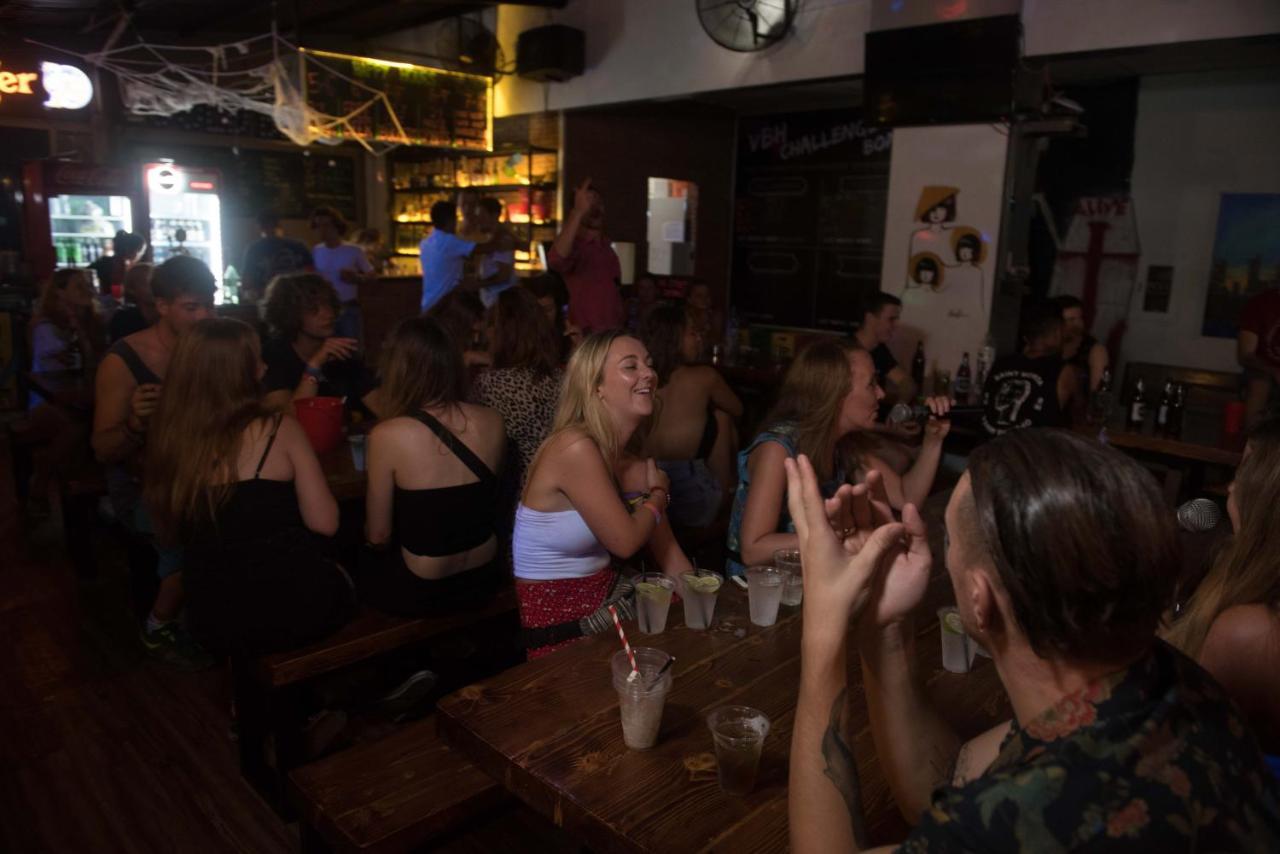 Vietnam Backpacker Hostels - Saigon Хошимин Екстериор снимка