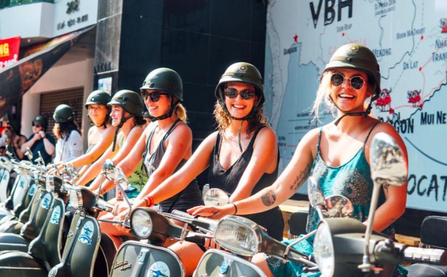 Vietnam Backpacker Hostels - Saigon Хошимин Екстериор снимка